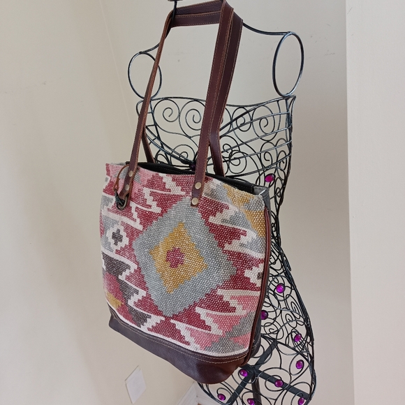 Myra Bag Leather, Canvas Weekender Bag With Wristlet Clutch/Cosmetic Bag - Picture 12 of 17